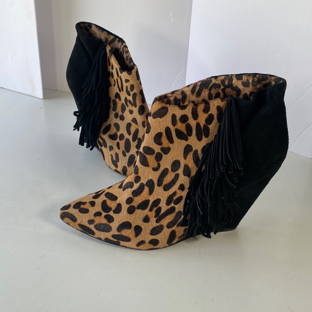 Betsey Johnson Leopard Calf Hair/Black Suede Fringed, 4” Wedge Bootie. Size 10